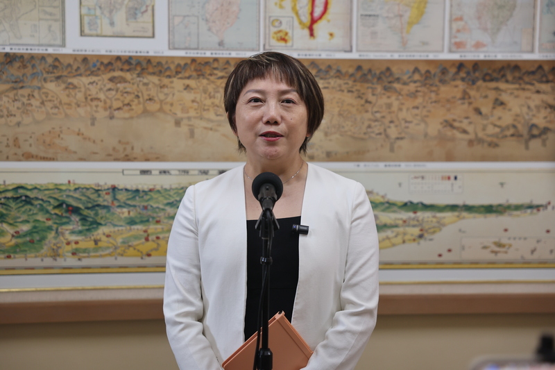 CD
范雲盼總預算案儘速審完
民進黨立法院黨團書記長范雲（圖）12日在立法院輿
情回應記者會表示，尊重立法院長韓國瑜職權，黨團
最關心115年度中央政府總預算案何時能審完，並盼
116年度總預算案不要再延宕，以免影響民生及部會
施政。
中央社記者王飛華攝　115年8月12日