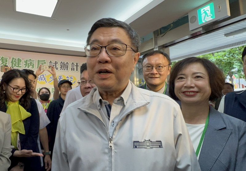 對於賴總統提及希望將立法院及行政院遷到台中，行政院長卓榮泰（前）23日表示，總統的講話是一個回應對話的過程，但只要是符合均衡台灣的提議，政府都會非常重視。