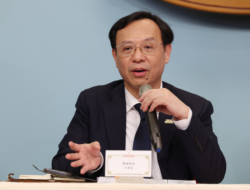 「健康台灣推動委員會第8次委員會議」會後記者會27日晚間在總統府新聞中心舉行，衛福部長石崇良出席與會，回應健康幣相關議題。