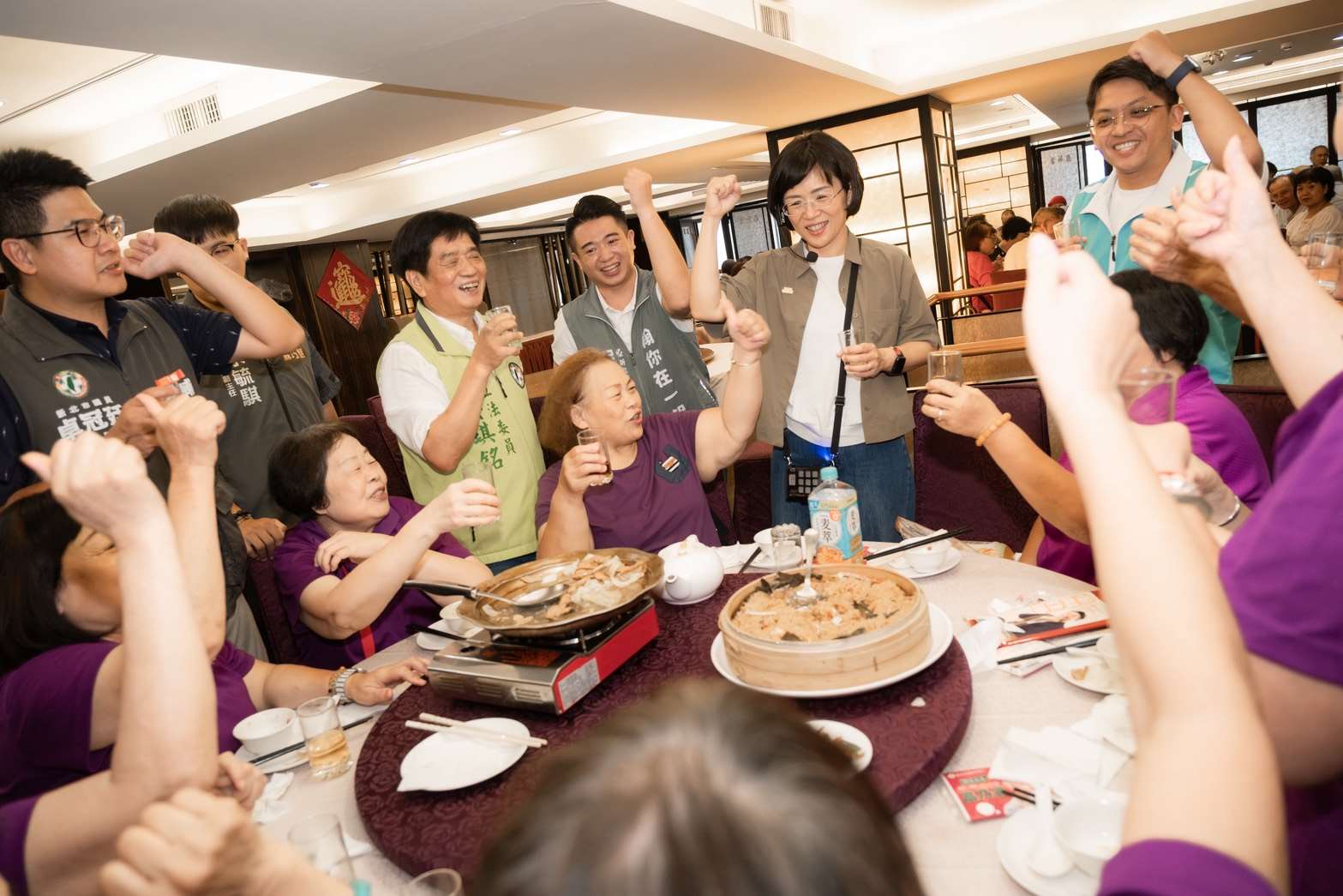 民進黨新北市長參選人蘇巧慧5日出席「土城平和里重陽活動」。(圖：蘇巧慧競選團隊提供)