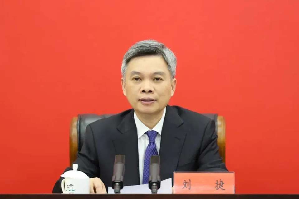 浙江省委副書記、省長劉捷表示，要切實把防禦颱風白海豚作為當前最緊迫的任務。(圖翻攝微博@長安街知事)