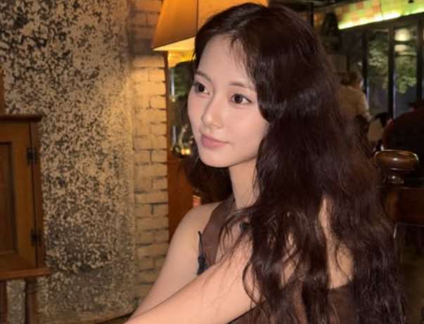 韓國女團TWICE台灣成員周子瑜近期再傳合約與演藝動向。(IG/thinkaboutzu)