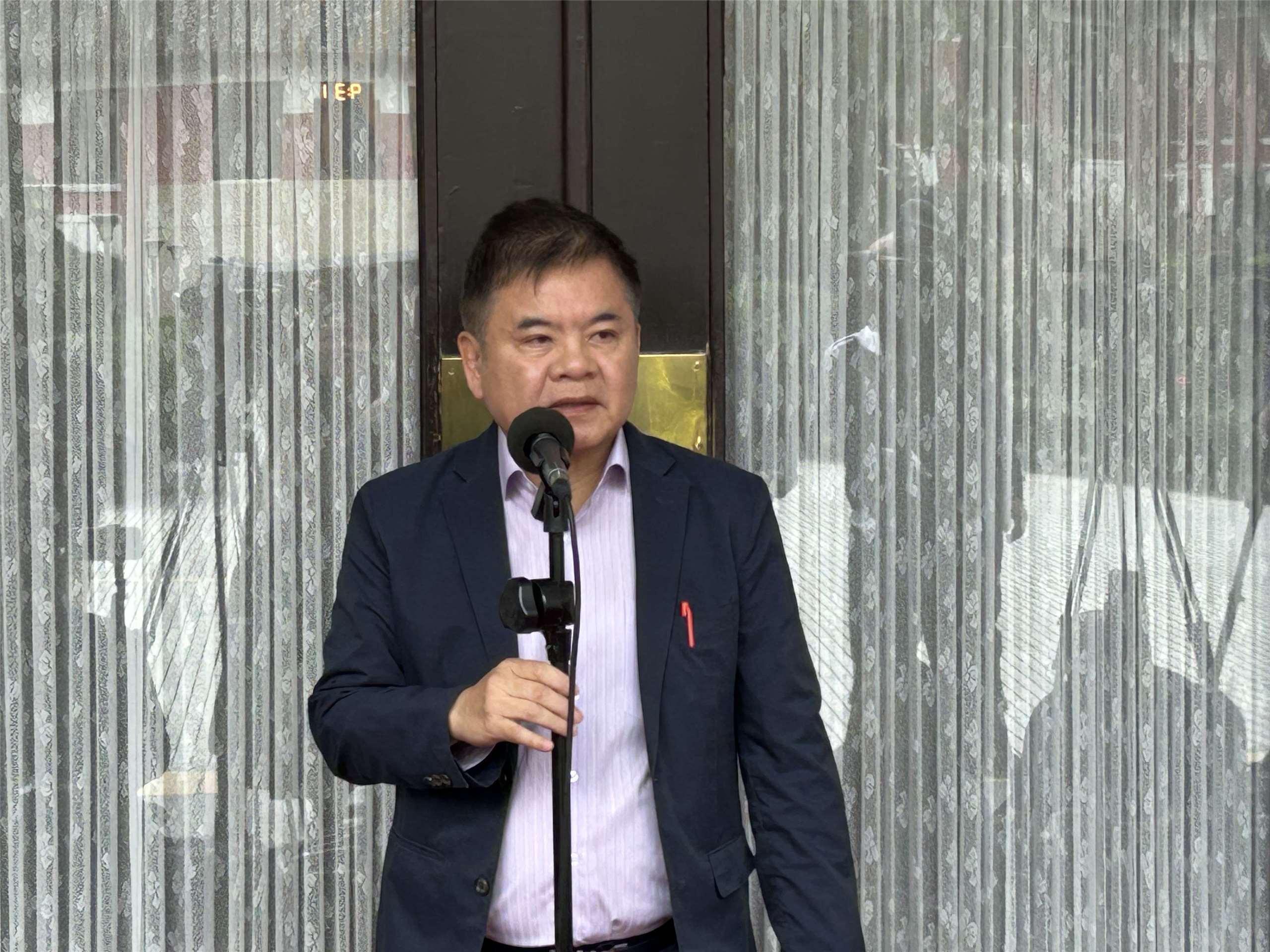 民進黨團幹事長莊瑞雄表示，副署制度是憲法設計的一部分，不是行政院長卓榮泰發明的，更不是民進黨創造的。 今天行政院面對具有重大違憲疑義、侵害權力分立的法律，本來就有憲政責任表明立場。資料照。(趙婉淳 攝)