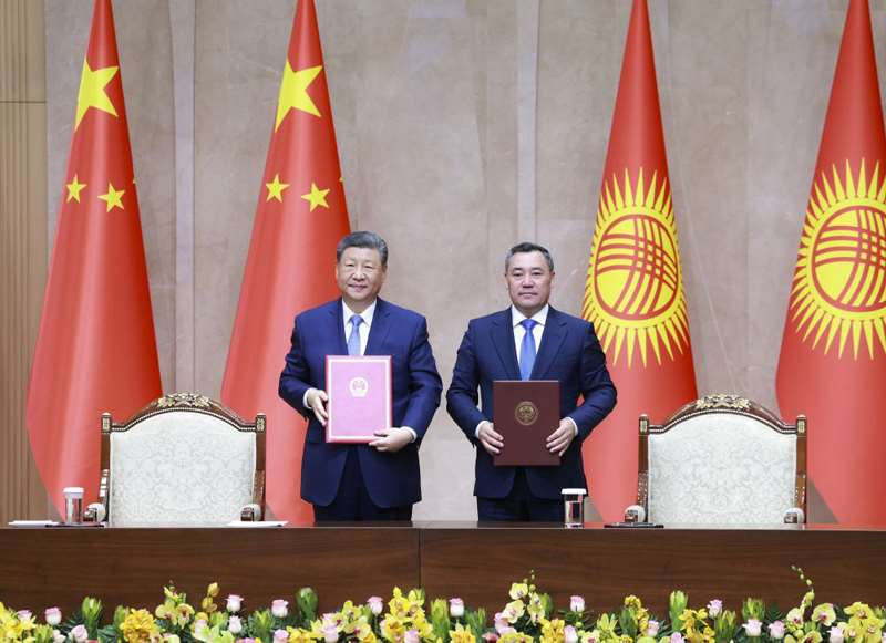 中國國家主席習近平31日與吉爾吉斯總統賈帕洛夫(Sadyr Japarov)舉行會談。(圖:翻拍自中國政府網)