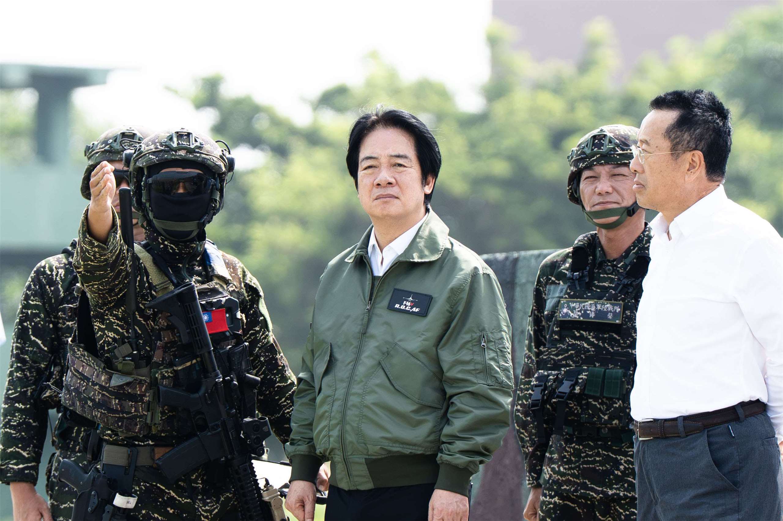 圖為賴清德總統8日上午至高雄左營軍港，視導海軍「漢光42演習」演訓情形。(楊仁翔 攝)