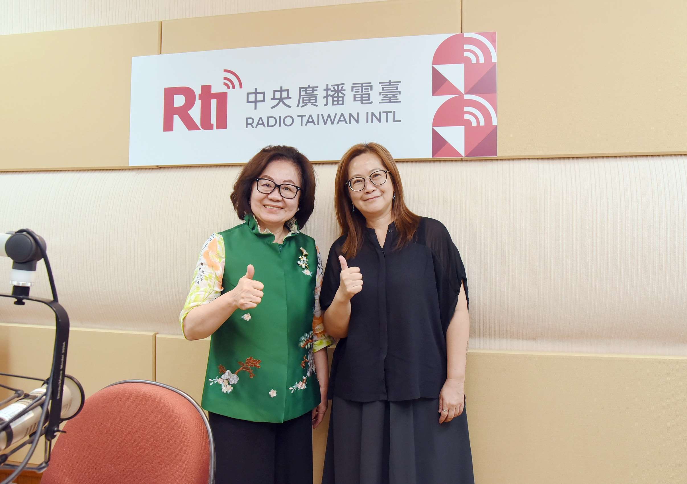 李秀純導演接受美麗的台灣節目專訪