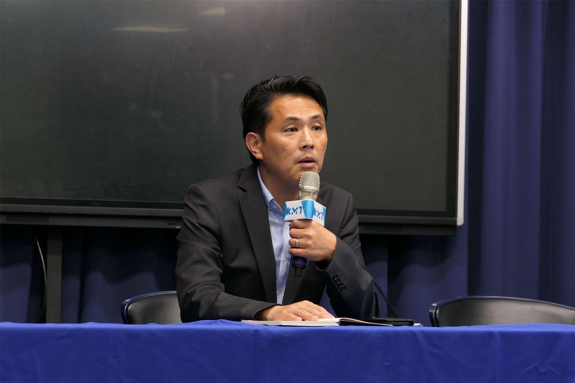 國民黨文傳會主委陳以信表示，政府又一次用行政權阻擋國會三讀通過的法案，已非單一法案的憲政爭議，而是持續拒絕承認國會多數、藐視國會的鐵證。（資料照/趙婉淳 攝）
