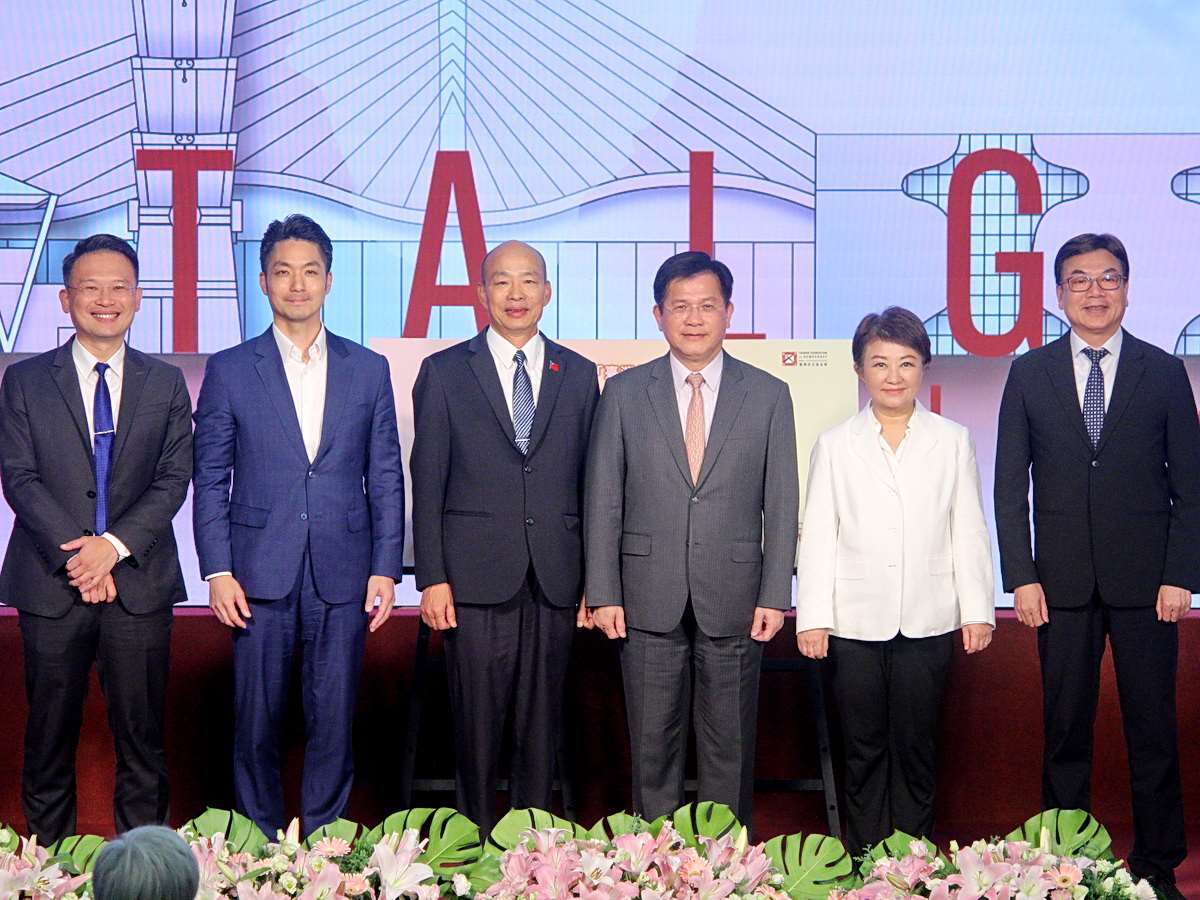 台灣民主基金會推動籌組「台灣地方政府聯合會」，圖左至右為桃園市副市長蘇俊賓、台北市長蔣萬安、立法院長韓國瑜、外交部長林佳龍、台中市長盧秀燕、新北市副市長劉和然。(央廣記者王照坤 攝)