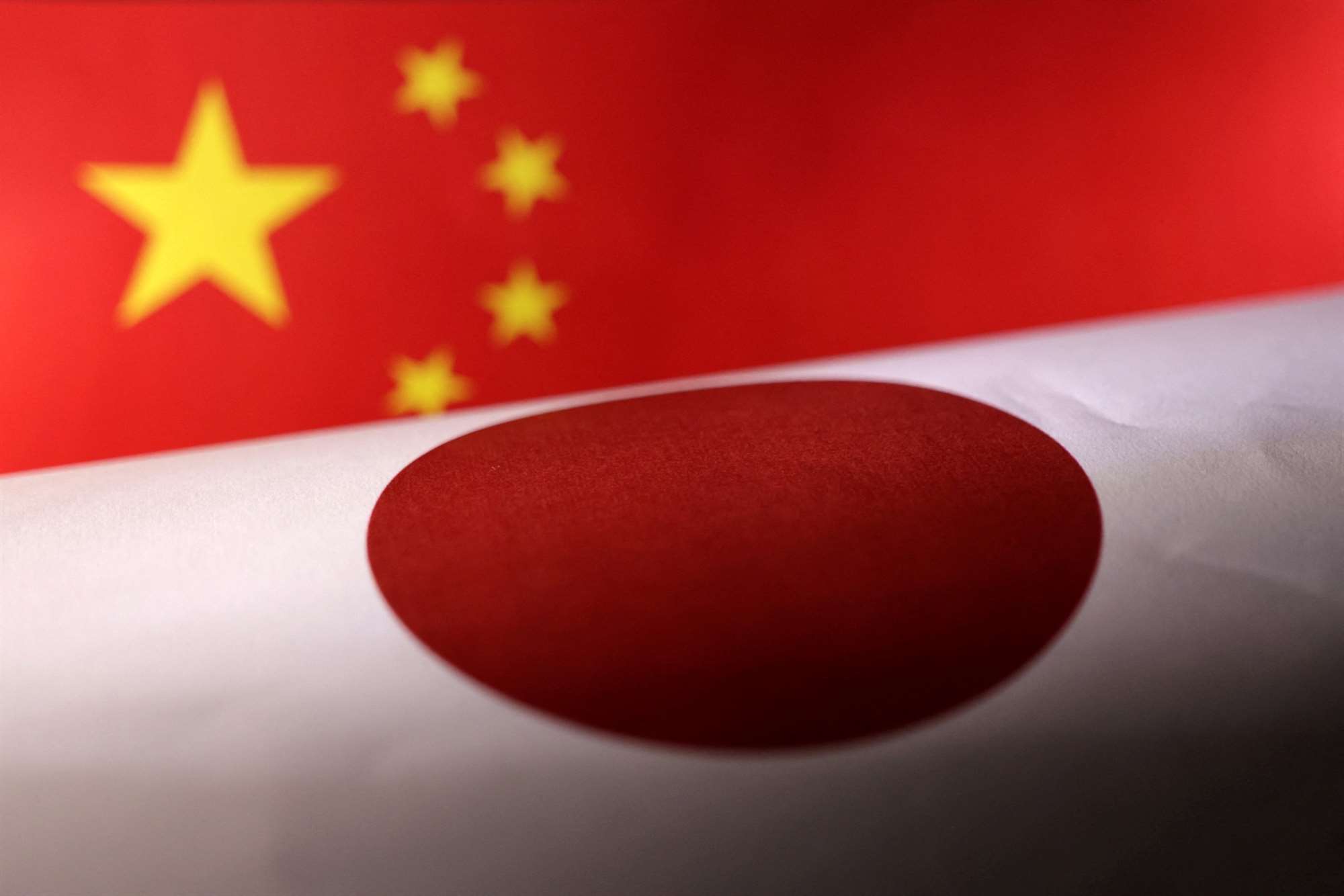 根據報導指出，中國對日本稀土出口自今年3月以來已連續4個月下滑，其中鏑和鋱更已歸零。圖為日中關係示意圖。