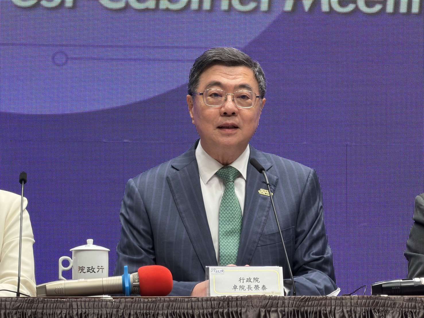 行政院長卓榮泰20日出席行政院會後記者會。(鄭佑漢 攝)