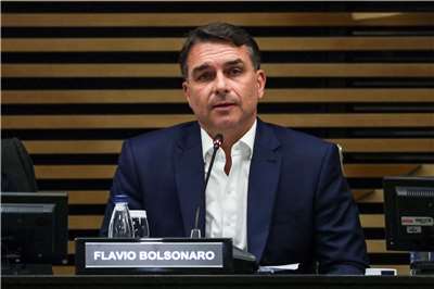 巴西反對派主要總統候選人佛拉維歐．波索納洛(Flavio Bolsonaro)表示，他將尊重10月的投票結果。