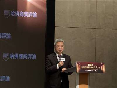 經濟部長龔明鑫表示，這兩年台灣經濟表現亮眼，但對經濟部而言，要將「贏者圈」擴大。(謝佳興 攝)