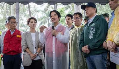 賴清德總統25日赴台南視察崑山科技大學周邊道路淹水問題。 (圖:總統府)
