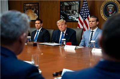 美國總統川普7月31日在大衛營(Camp David)主持內閣會議。 (圖:X@WhiteHouse)