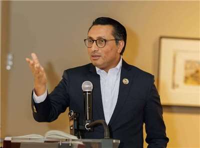 尼泊爾財政部長魏格29日表示，尼泊爾可能需要40億至50億美元（約新台幣1266億至1582億）進行重建。(FB@Swarnim Waglé)