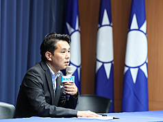 慈濟基金會在COVID-19疫情期間採購BNT疫苗，卻遭詐騙逾10億元掀議論。國民黨文傳會主委陳以信質疑，如果陳時中當年已知這位律師可能涉及詐騙，為何沒有點名阻止。資料照。