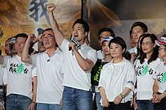 PD
國民黨「反毒台」集會　蔣萬安出席
國民黨「我是人，我反毒台」集會25日在凱道登場，
台北市長蔣萬安（持麥克風者）出席，怒批政府在油
品案的種種作為，並高呼自己「已經受不了了」。前
右3為台中市長盧秀燕。
中央社記者翁睿坤攝　115年7月25日