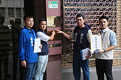 針對中聯油脂案，國民黨台北市議員楊植斗（左起）及縣市議員參選人何元楷、賴苡任、張家馨，10日到台北地檢署按鈴告發行政院長卓榮泰、衛福部長石崇良、食藥署長姜至剛、行政院食安辦公室主任許輔涉嫌圖利廠商。