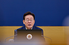 南韓現行制度規定，總統任期5年，且不得連任。南韓總統李在明提倡修憲，盼總統任期改4年並可連任一次。資料照。(青瓦台提供)