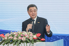 賴清德總統日前宣布明年普發現金新台幣1萬元，行政院長卓榮泰19日指出，由行政院編列預算將AI紅利與全民共享合乎憲法。