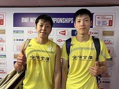 台灣羽球選手李哲輝（左）、楊博軒（右）今天在世錦賽男雙止步4強，但仍能獲得銅牌，兩人坦承遭對手壓制，是未能持續晉級的主因。