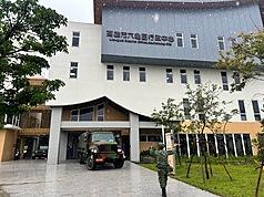 南部地區發生豪雨，國軍第四作戰區兵力進駐那瑪夏、六龜(圖)待命救災。（第四作戰區提供）
