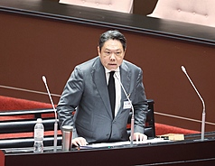 立法院全院委員會24日審查監察院人事同意權案，監察委員被提名人許有為列席，回應朝野立委詢問。