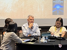 東南亞民團27日在曼谷舉行「講述氣候故事」工作坊，講者霍頓（右2）在演說中提及，自己在香港任教的這幾年中，意識到只要表達得夠清楚，氣候資訊就能被廣泛傳播。