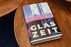 台裔德國作家廖樂薇首部長篇小說Glaszeit（暫譯：玻璃時代）以台灣為故事背景，入圍2026年德國圖書獎長名單。廖樂薇表示，希望透過小說讓台灣民主運動的部分歷史被更多人看見，也期待更多台灣題材作品在德語世界出版並受到閱讀。