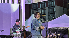 鄭宜農29日在西雅圖演唱，她向觀眾表示，希望大家可以把在音樂節感受到的愛和力量分享出去。