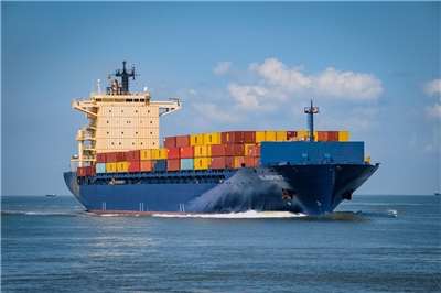 報導指出，中國航商海杰航運(Sea Legend)於8月中旬至10月底，將在中國浙江寧波與英國費利克斯托(Felixstowe)之間航行8次。這條穿越北極的定期貨櫃航線，能將原本約40天的航程大幅縮短至20天左右。示意圖。(Pixabay圖庫)