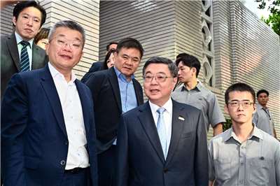 立法院第11屆第5會期今日(27日)落幕，行政院長卓榮泰也親赴立法院拜會立法院長韓國瑜。(圖：行政院提供)