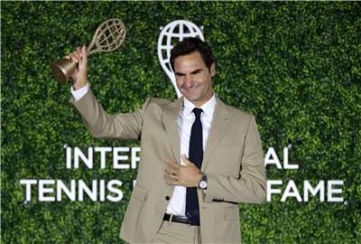 瑞士網球傳奇球星費德瑞(Roger Federer)入選國際網球名人堂(International Tennis Hall of Fame)並發表演說，多次激動落淚。