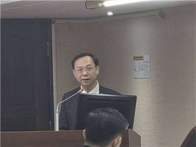 衛福部長石崇良5日列席立法院衛環委員會，進行專題報告並備詢。(江昭倫攝)