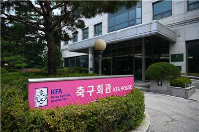 南韓警方6日突襲韓國足球協會(Korea Football Association)辦公室。