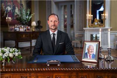 挪威新國王哈康八世(Haakon VIII)發表了即位後的首次全國演講。