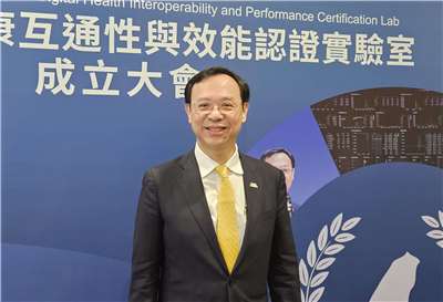 針對嘉南療養院轉院延誤爭議，衛福部長石崇良18日表示，已與地方取得共識，緊急時仍能撥打119。(劉品希 攝)