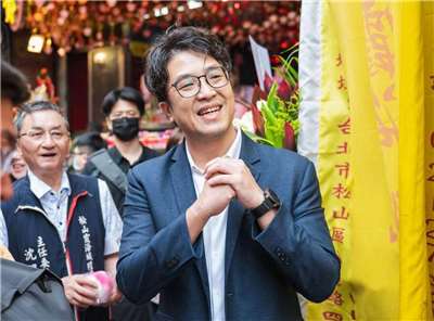 民進黨台北市長參選人沈伯洋18日公布青年政策，並針對青年「缺資金、缺工具、缺機會」等問題提出3項政策方案。(資料照/FB@沈伯洋)
