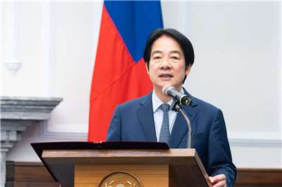 賴清德總統31日接見「蘭嶼巴丹三百年首航」船隊，並欣賞蘭嶼族人進行傳統戰舞及拋舟等文化展示。(圖：總統府)