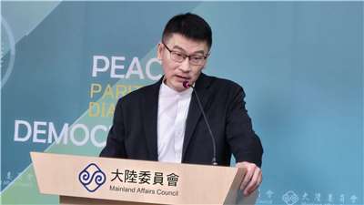陸委會發言人梁文傑13日主持陸委會例行記者會。(陳國維 攝)