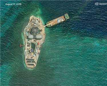 衛星影像顯示，南海鴨公島（Yagong Island）上出現三叉形新建築，安全專家指出，但這可能是建立早期預警雷達設施的開端，中國此舉引發越南的抗議。資料照片。