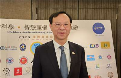 針對嘉南療養院爆轉院延誤爭議，衛福部長石崇良15日表示，將實地了解，檢討精進後送機制。(劉品希 攝)