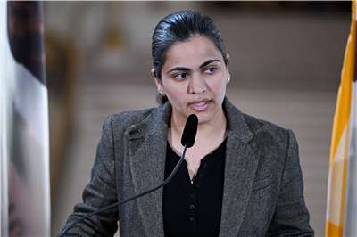 民主黨籍加州參議員華哈布（Aisha Wahab）(圖)20日在補選中勝出，取得聯邦眾議院的席次。她也是美國會第一位阿富汗裔議員。資料照片。