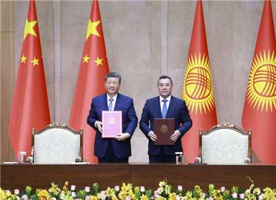 中國國家主席習近平31日與吉爾吉斯總統賈帕洛夫(Sadyr Japarov)舉行會談。(圖:翻拍自中國政府網)