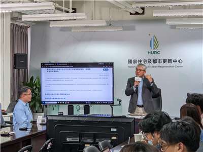 國家住宅及都市更新中心10日召開「社會住宅包租代管服務轉銜機制」記者會，針對中央版社宅包租代管案件的租賃契約關係，啟動「社會住宅包租代管服務轉銜機制」，以協助既有服務案件順利轉銜，及保障房東、房客的租賃權益不中斷。(陳念宜 攝)