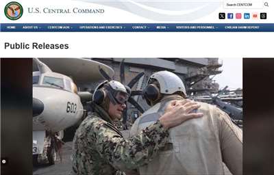 美軍中央司令部(U.S. Central Command)司令古柏(Brad Cooper)15日登上航空母艦林肯號視察。 (圖:翻拍自美中央司令部官網)