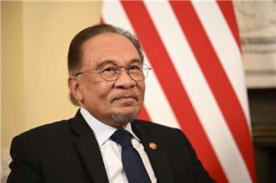 馬來西亞總理安華(Anwar Ibrahim)自2022年起擔任大馬首相，一直有肩膀和背部疼痛的問題。資料照。