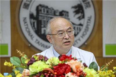 台大醫學院長吳明賢(圖)病倒50天，仍未甦醒，將轉入一般病房。資料照片。