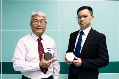 中科院軍通中心科技推展組長蔡孟昌(左)、中科院材料暨光電研究所冶金組長蔡毅龍(右)。(楊仁翔 攝)
