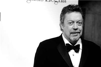 英國知名男星提姆柯瑞(Tim Curry)25日去世，享壽80歲。